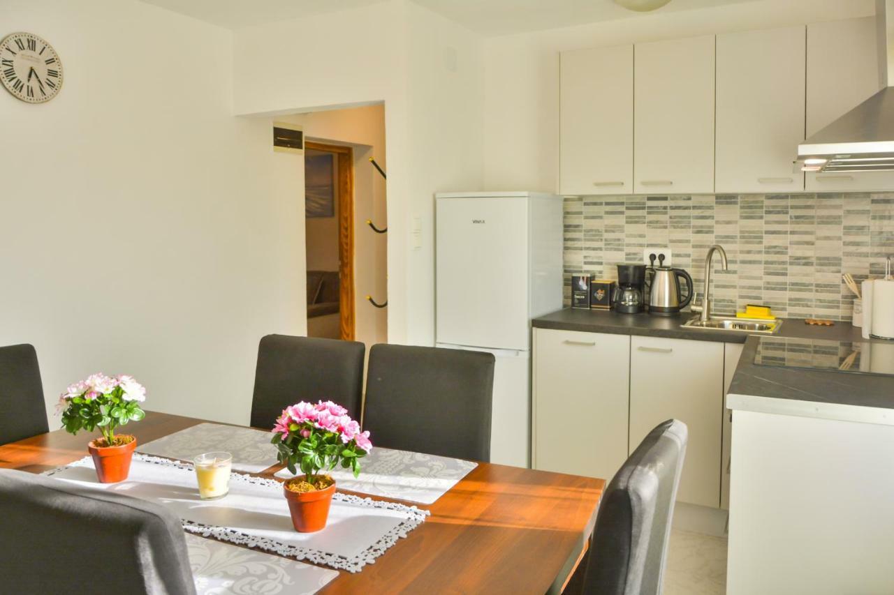 Domo Appartement Senj  Buitenkant foto