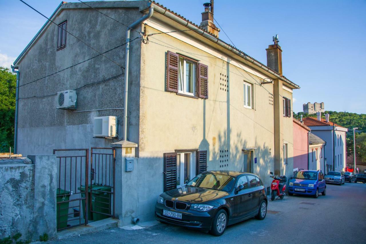 Domo Appartement Senj  Buitenkant foto