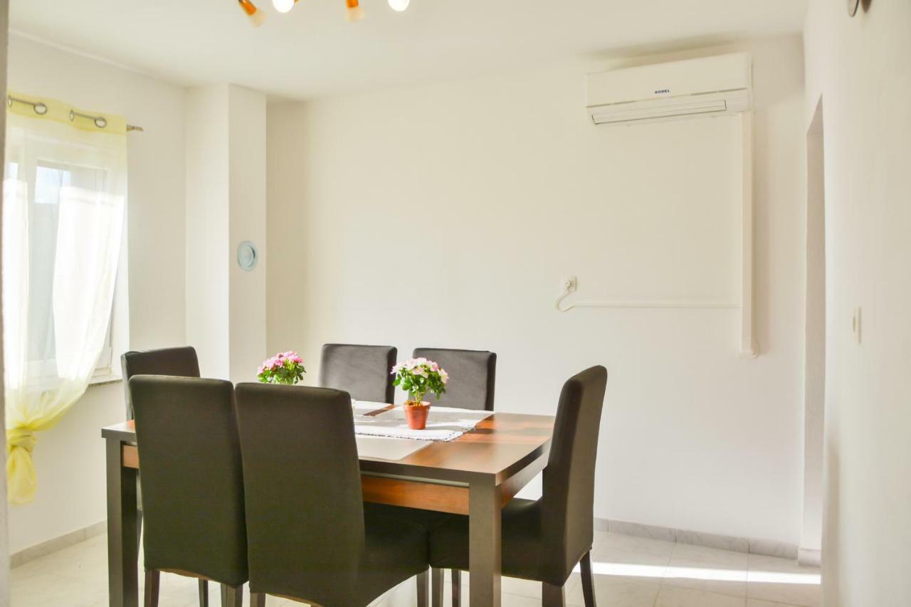 Domo Appartement Senj  Buitenkant foto